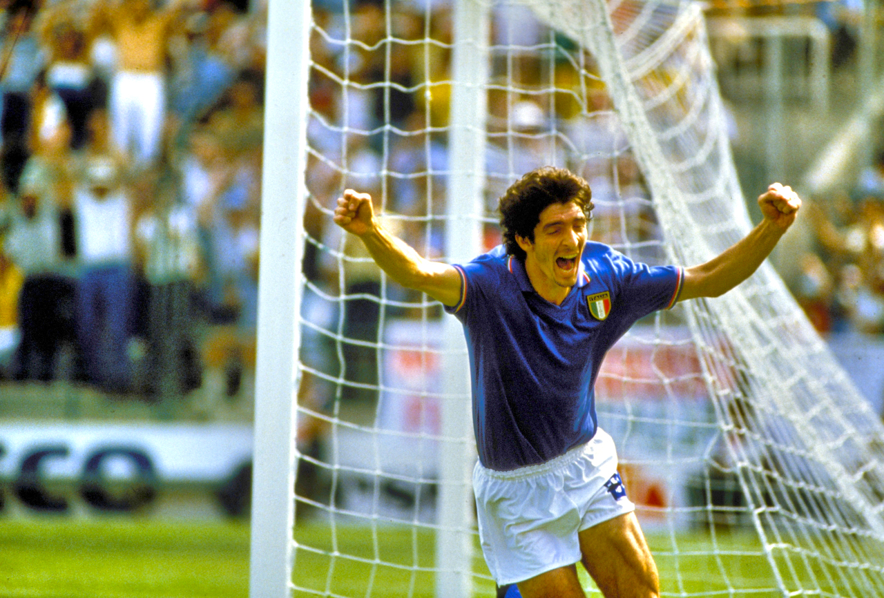 Paolo-Rossi-v-Brazil-1982-World-Cup.