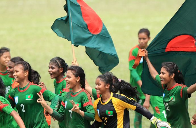 Bangladesh-Under-16_Women%E2%80%99s-Football-team-daily-sun