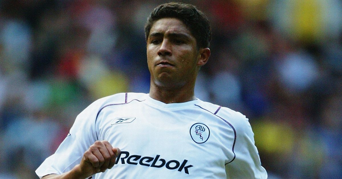 Mario-Jardel-of-Bolton-Wanderers-in-action-on-September-27-2003