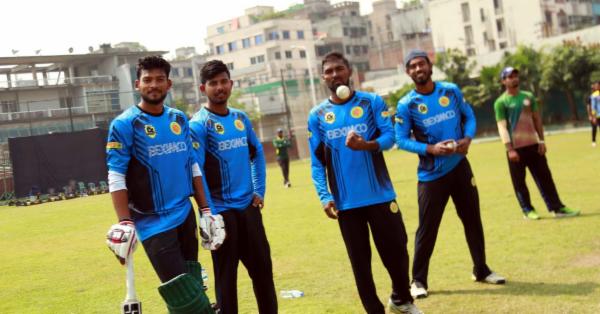 হুড়মুড় করে ভেঙে পড়লো খেলাঘর, সুপার সিক্সে আবাহনী