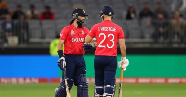 কারান-স্টোকসের তোপ দাগানো বোলিংয়ের পর লড়াকু লিভিংস্টোনে ইংল্যান্ডের শুভসূচনা